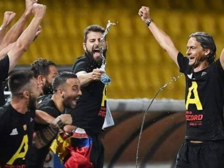 ενα-σημερινό-κι-ένα-κυριακάτικο-12622