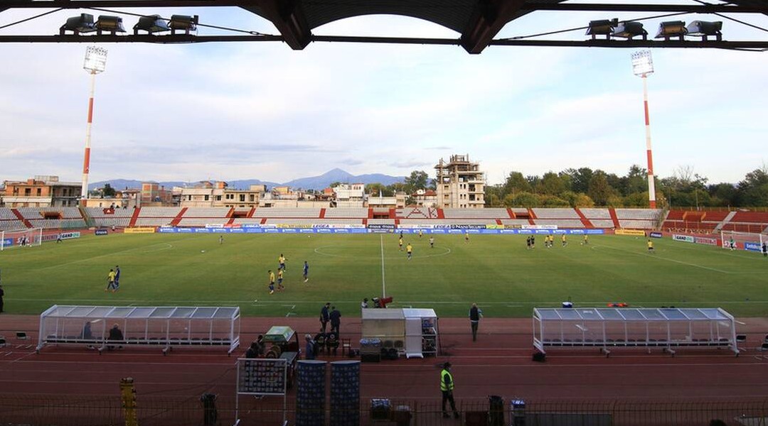 Τρία νέα επιβεβαιωμένα κρούσματα στην ΑΕΛ, αναβάλλεται το ματς με τη Λαμία