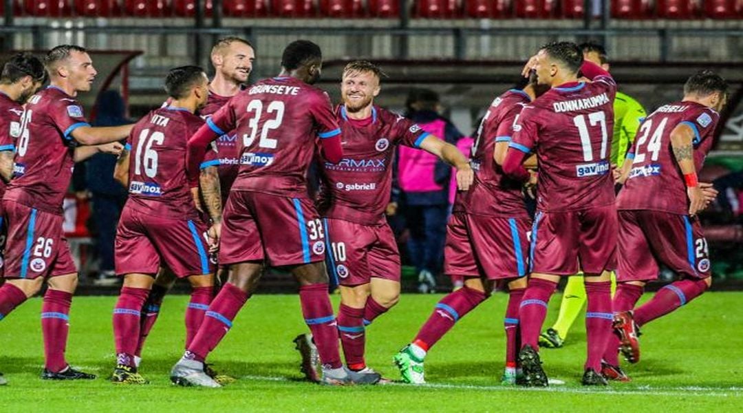 Περί πελατειακής σχέσης και δύο combo