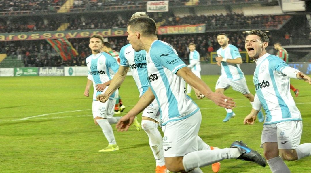 Γύρω γύρω Τετάρτη και εδώ Κυριακή