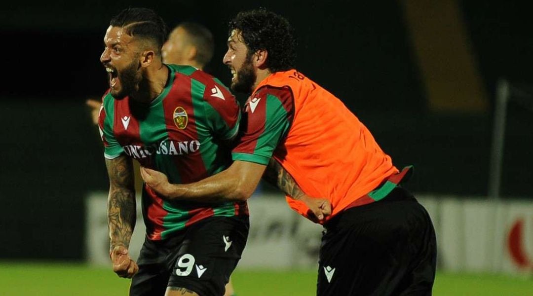 Στα δύο τρίτο χωρεί