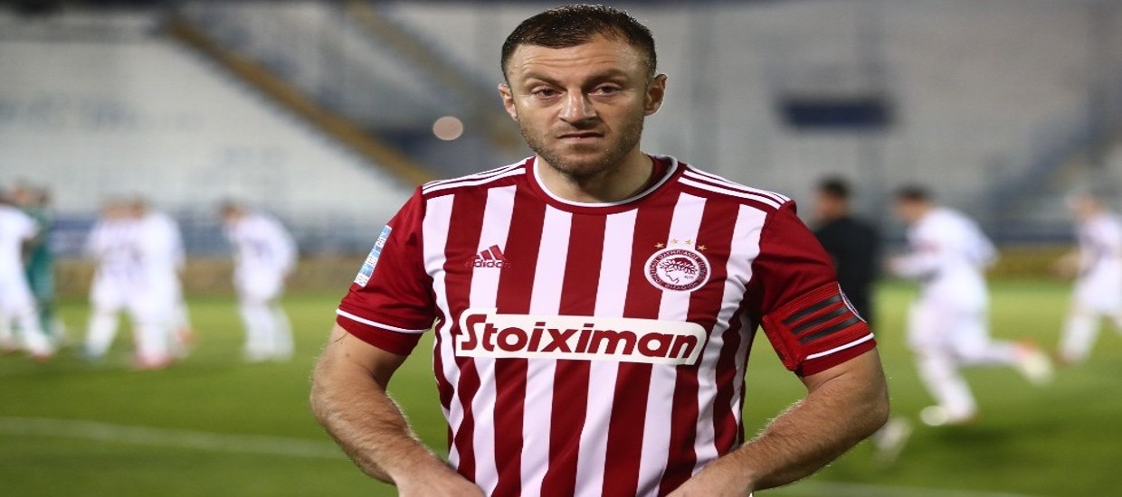 «Κρεμάει» τα παπούτσια του και παίρνει πόστο!