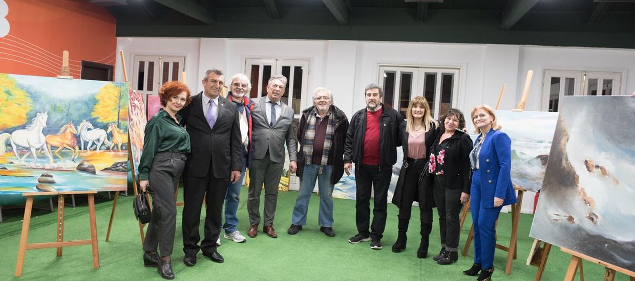 Λαμπερή έκθεση των αδερφών Κοβατσιάδη στη Betsson Hub Art Galleri