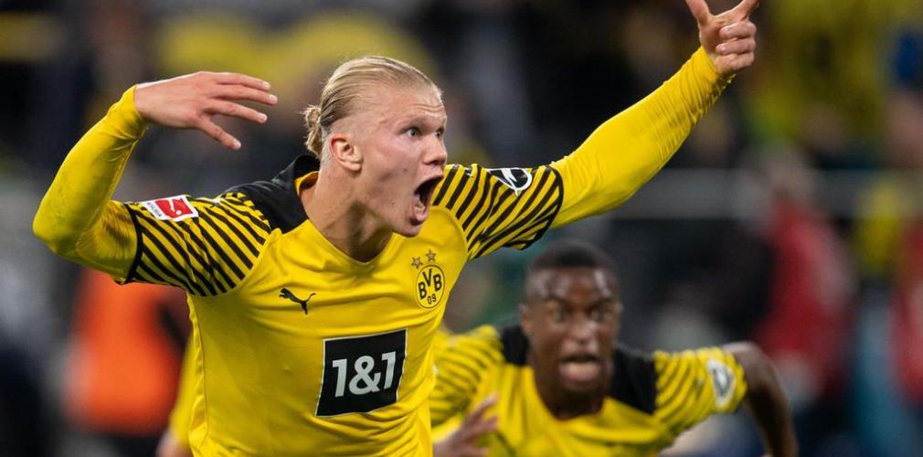 Παρολί στο 12.00, προσήλωση στο live