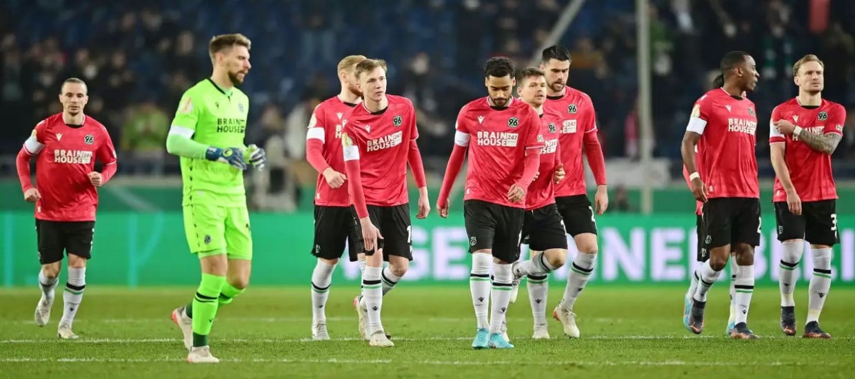 Με το 1.98 στην πρεμιέρα