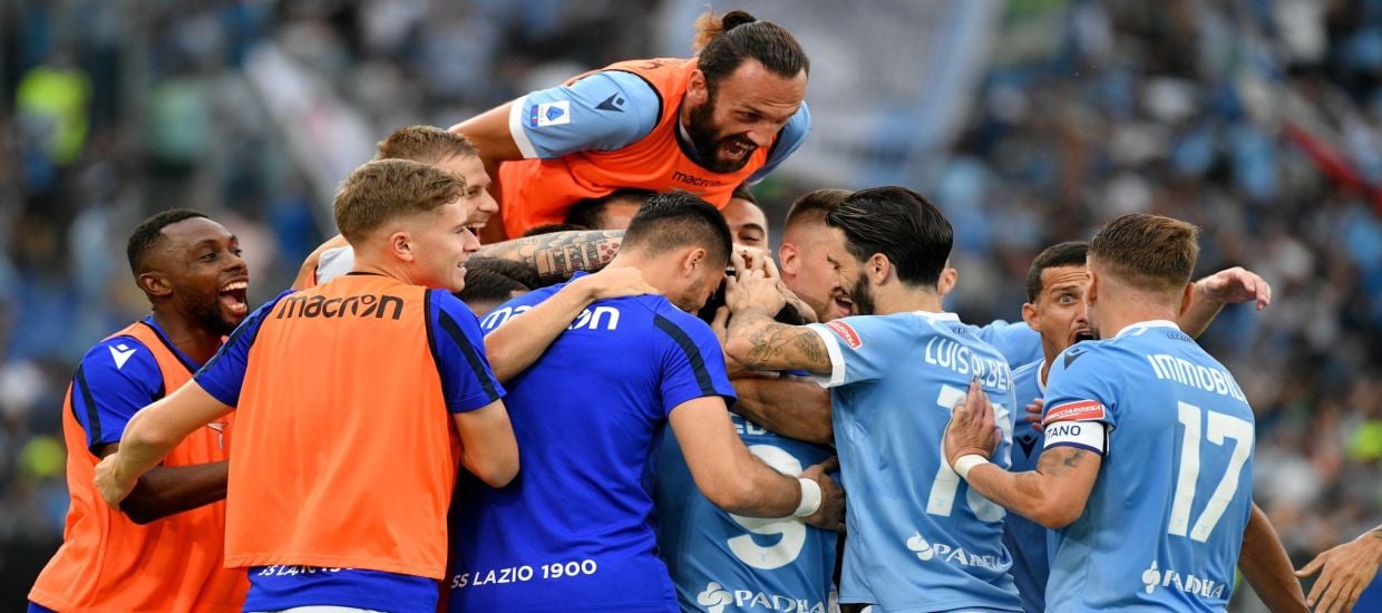 Ο ένας ηγέτης απών, ο άλλος φωνάζει «παρών»