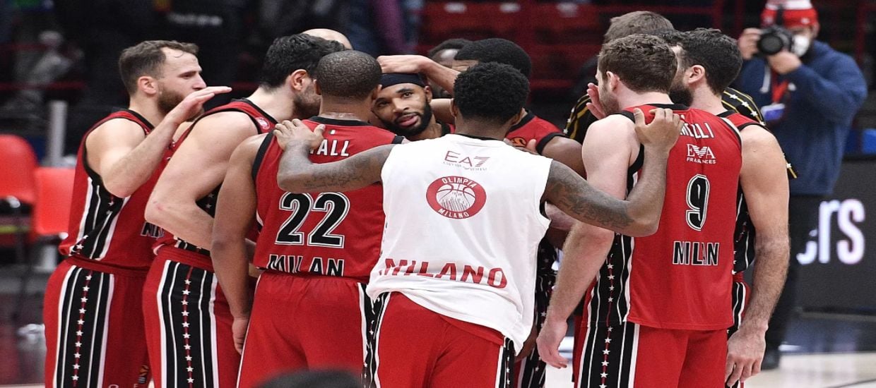 Αουτσάιντερ που… προκαλεί