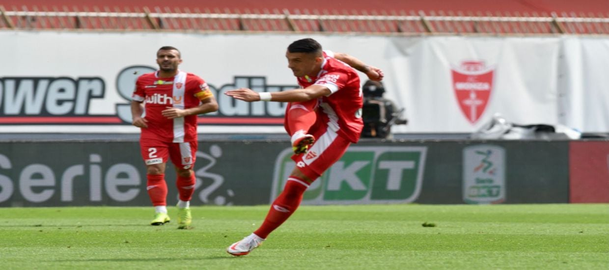 Σημείο από ημίχρονο με στήριγμα γκολ