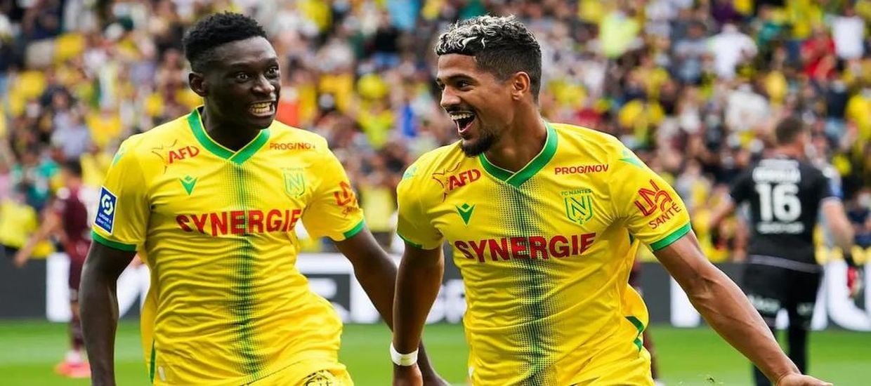 Δύο χτυπήματα, με 2.72 και 2.15