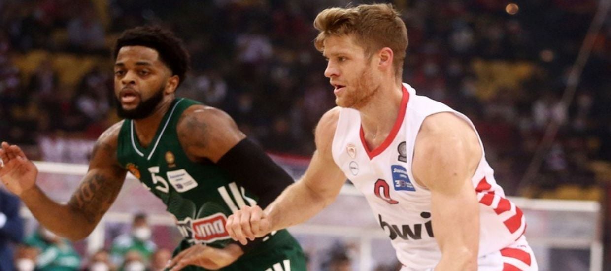 Πέφτουν κορμιά στο ΣΕΦ