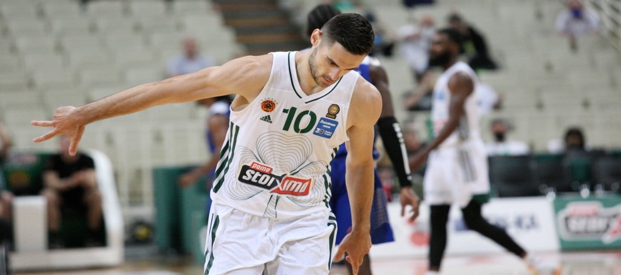 Ο αρχηγός δείχνει τον δρόμο