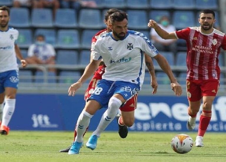 με-αντίπαλο-τον-καθρέφτη-22061