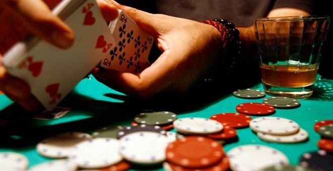 Συλλήψεις για μπαρμπούτι και Πόκερ στην Κρήτη