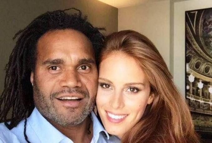 Xαμός με τις τολμηρές φωτογραφίες της γυναίκας του Καρεμπέ!