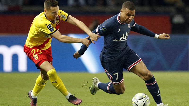 Τρία σημερινά και δύο αυριανά