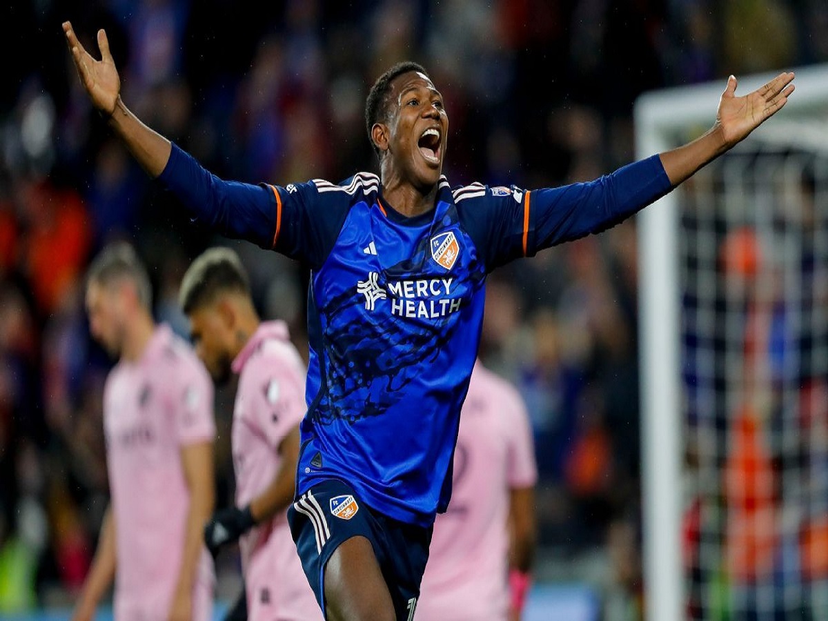 sent-loyis-siti-sinsinati-160423