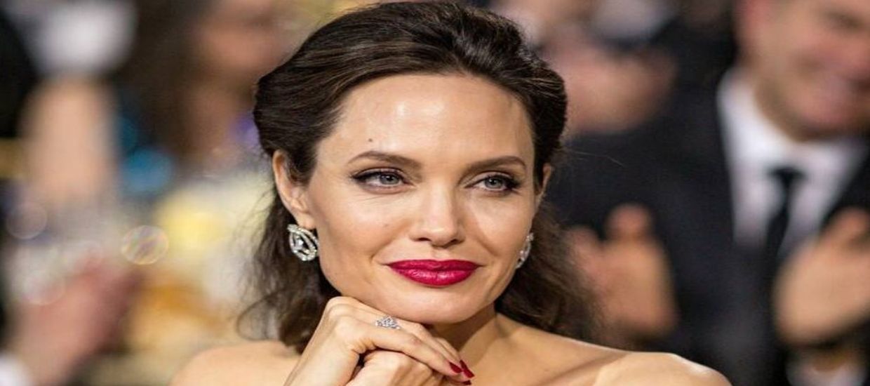 Η Αντζελίνα Τζολί όταν ήταν 20 ετών έκανε ακατάλληλη φωτογράφιση! (ΦΩΤΟ)