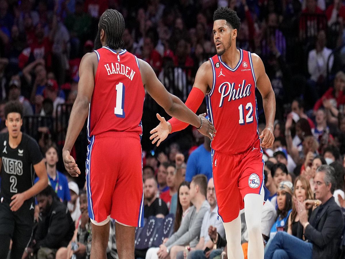 Με Χάρις και Μπούκερ