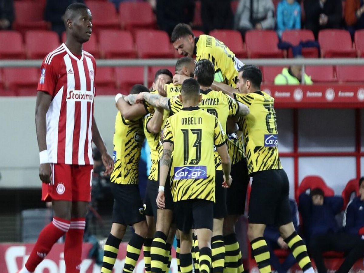 Φεύγει αλώβητη από τον Πειραιά η Ένωση