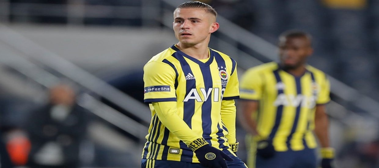 Και ο Ολυμπιακός στη λίστα για Πέλκα!