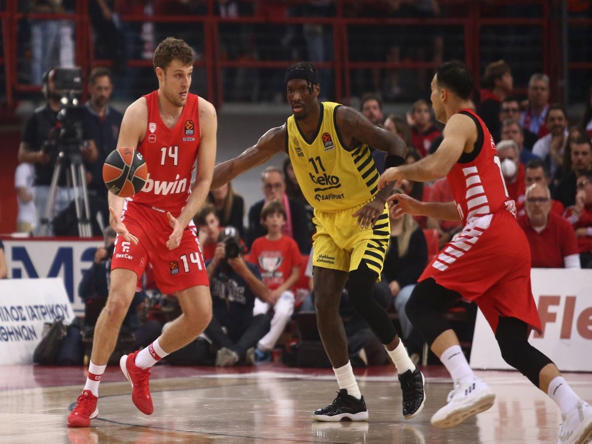 Novibet: Ολυμπιακός – Φενέρμπαχτσε με πολλές επιλογές