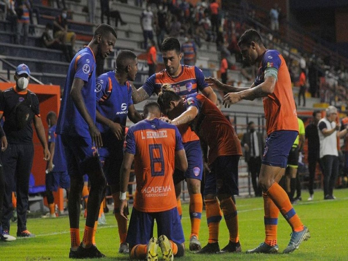 akantemia-poyerto-kampelo-tigkre-040523