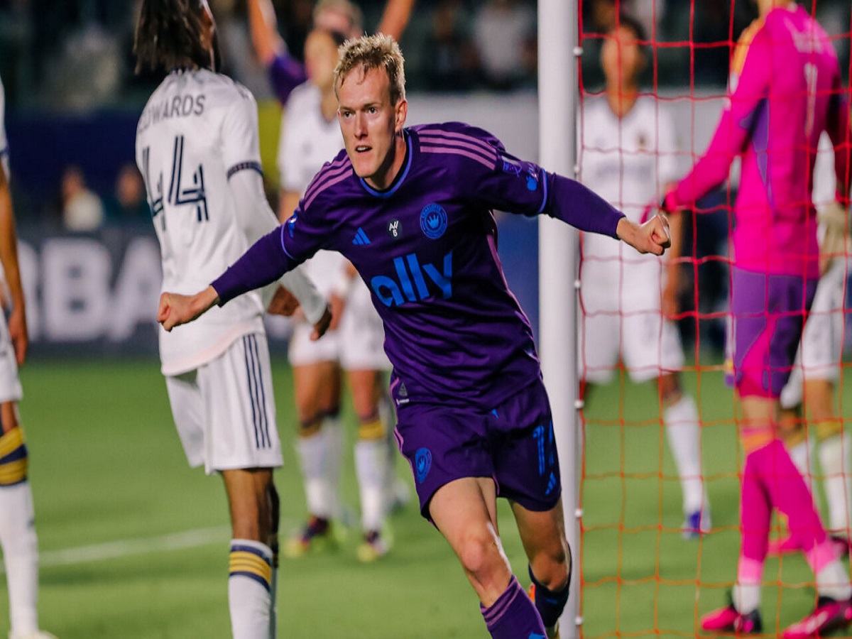 filadelfeia-gioynion-sarlot-010623