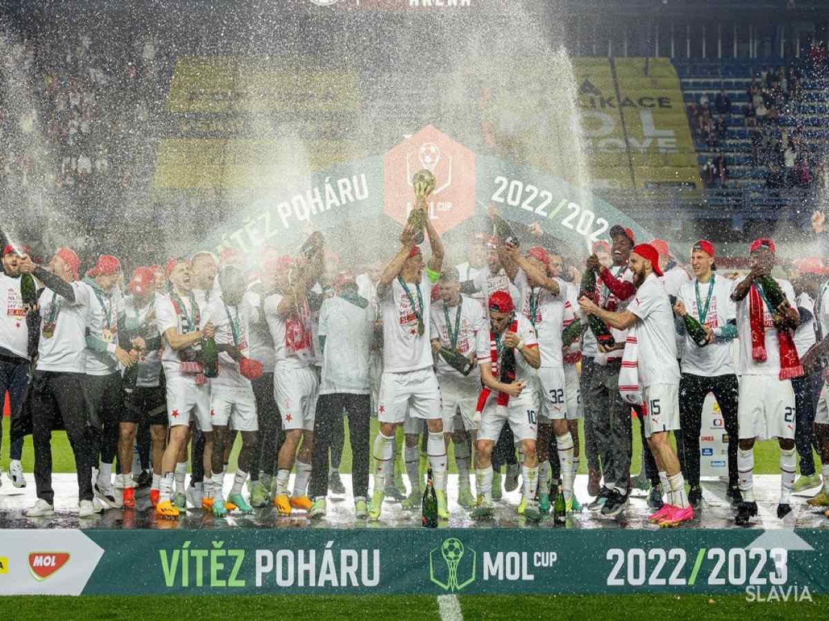 slavia-pragas-mpoemians-1905-070523