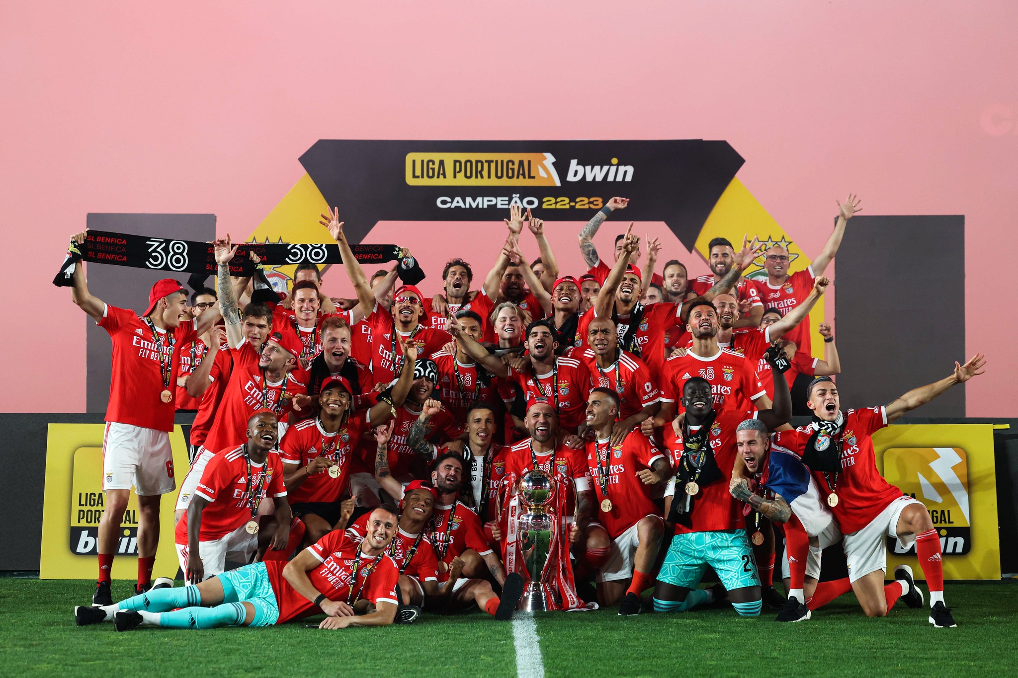 Πορτογαλία 2023-24: Κούρσα για δύο ομάδες