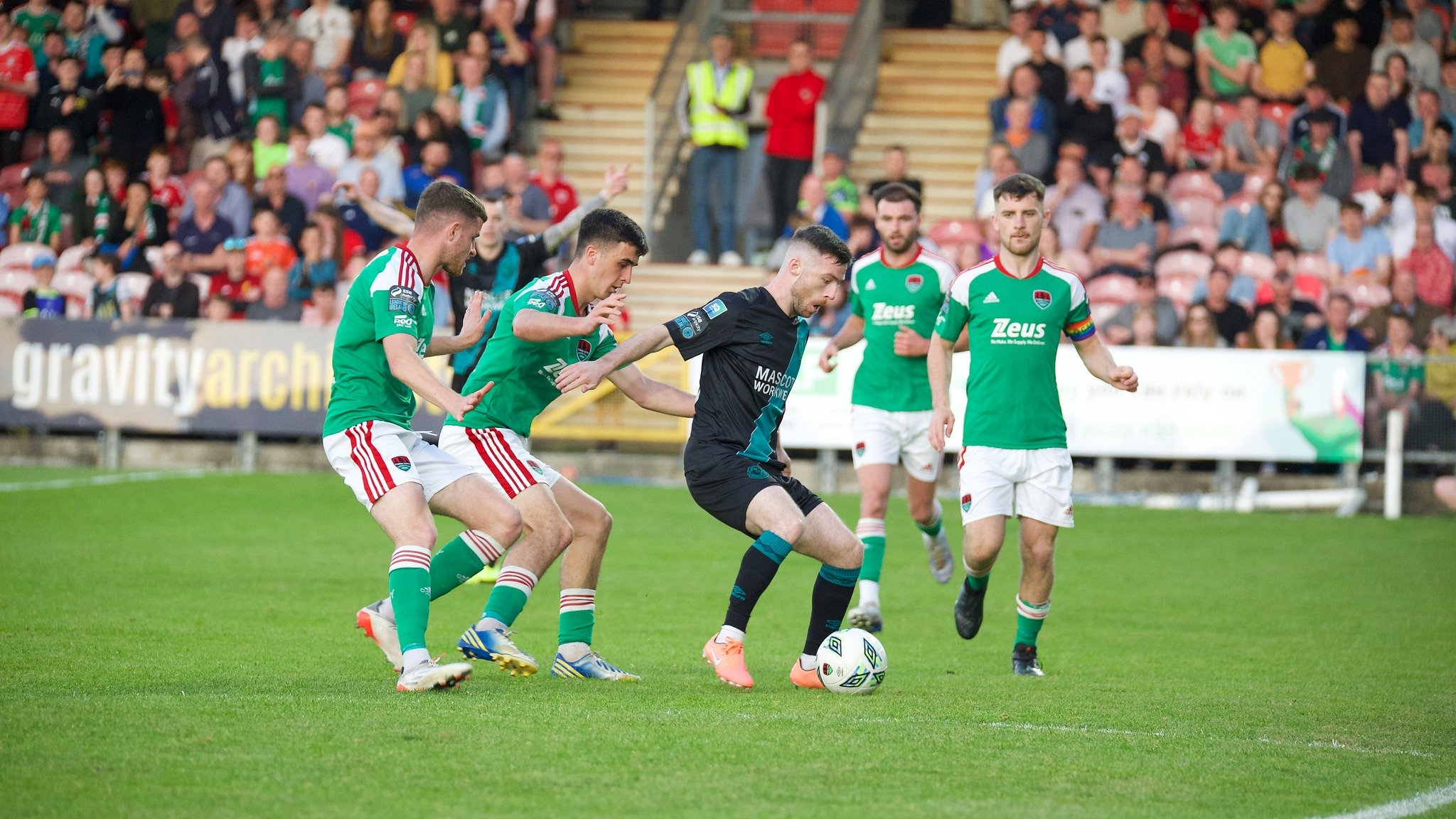 Με ρίσκο στην Πρέμιερ