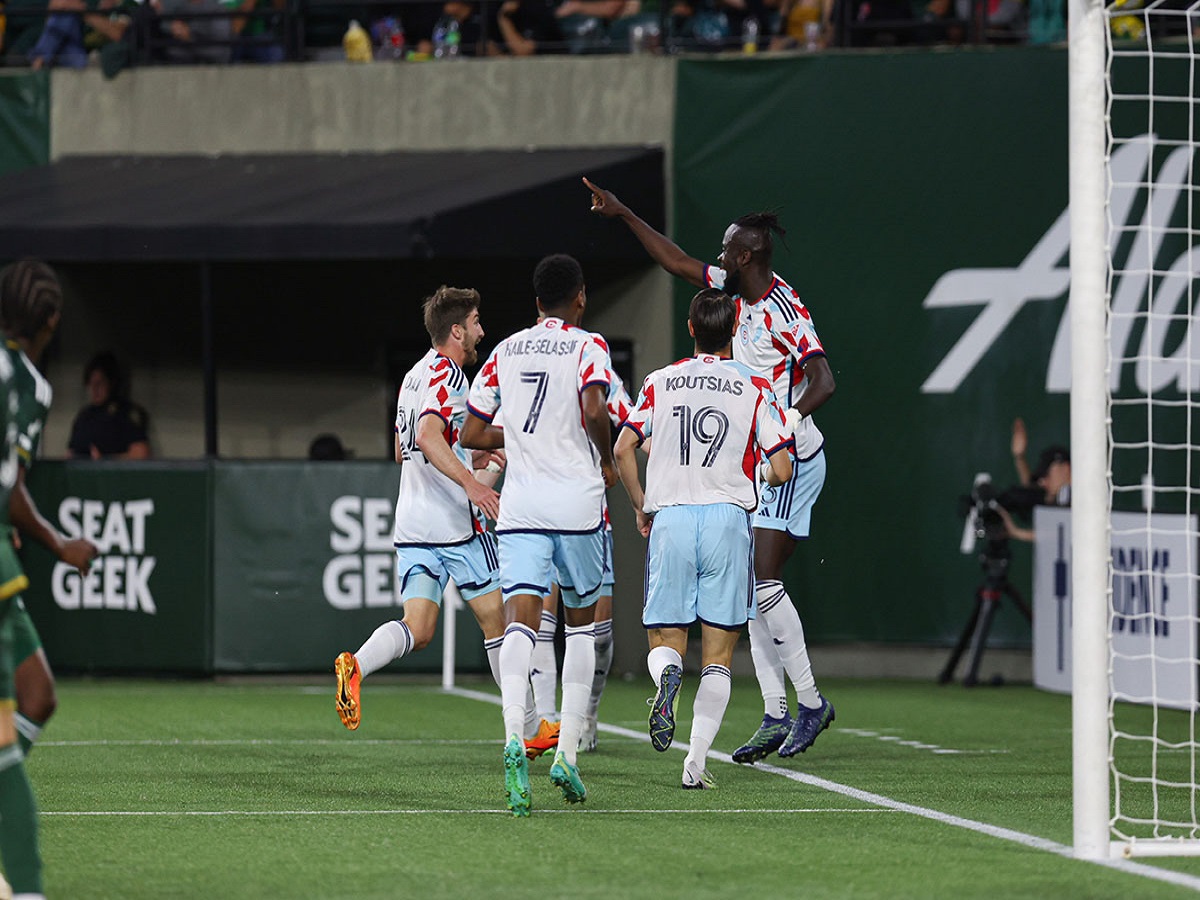 sportingk-kansas-siti-sikago-faiar-250623