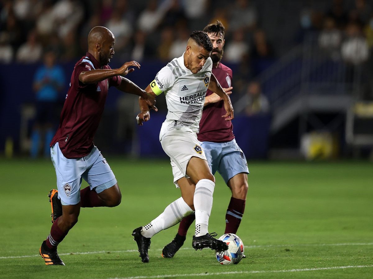 koloranto-rapints-los-antzeles-gkalaksi-250623