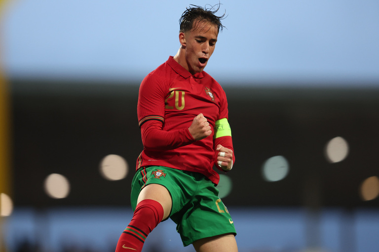 Τρεις επιλογές, δύο στοιχήματα, όλα στο live