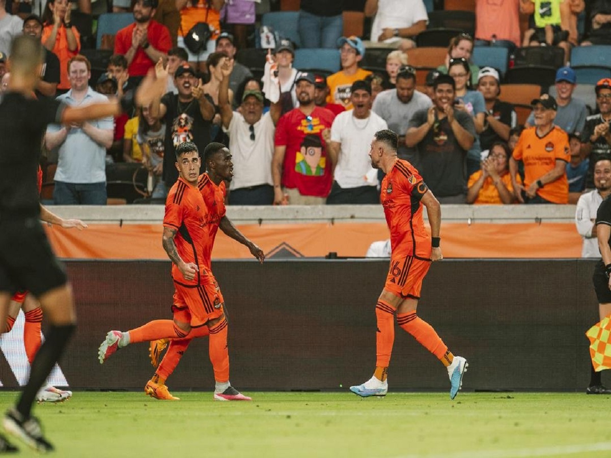 ntinamo-xioyston-minesota-gioynaitent-130723