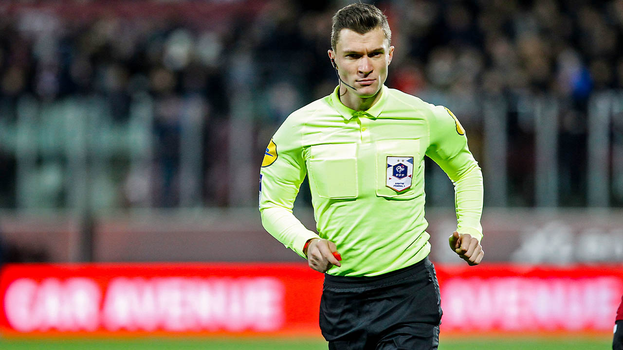 Άσος, πέναλτι και κόκκινη