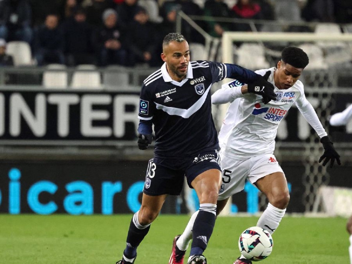 mpornto-amian-260823