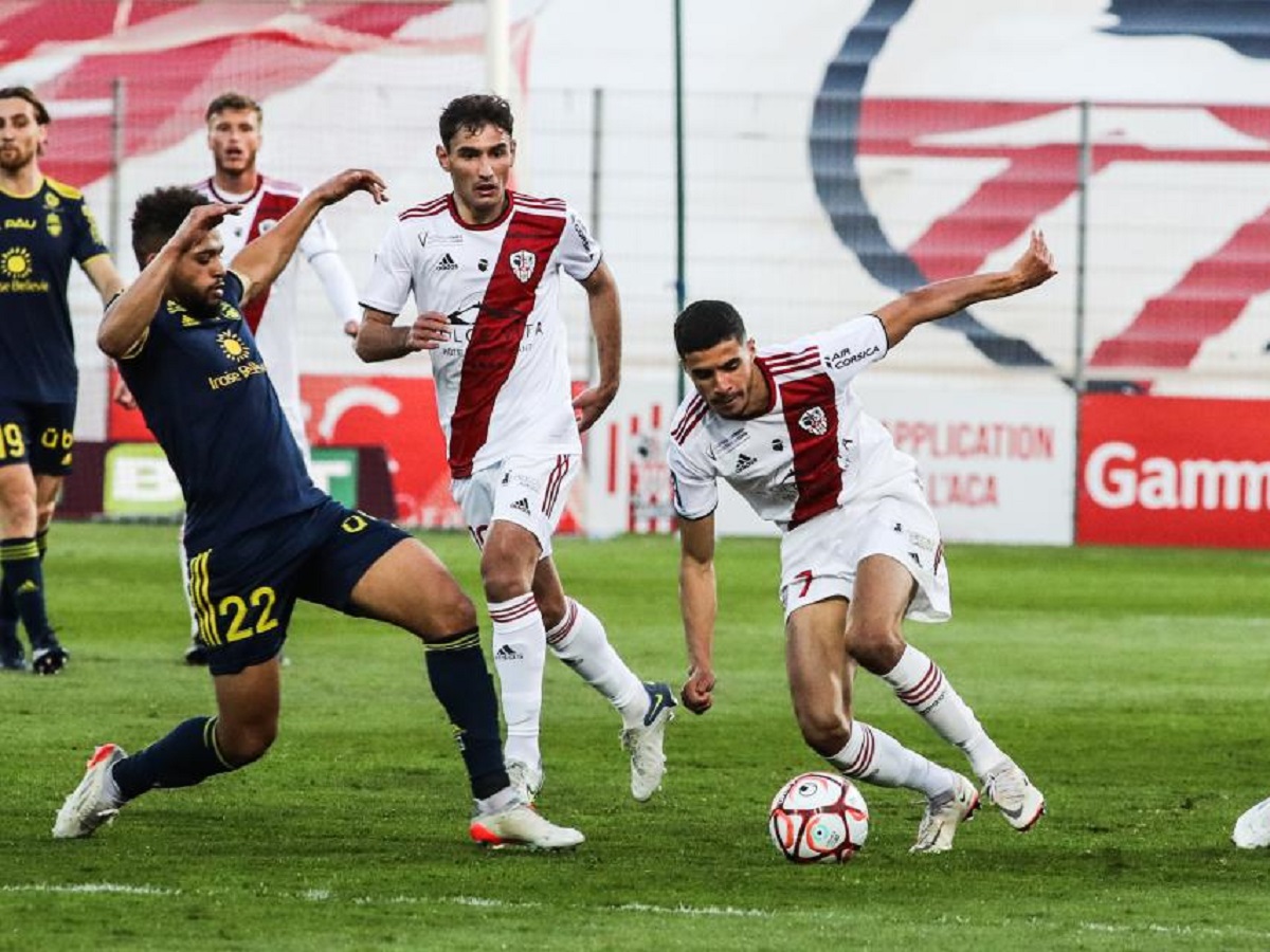 us-kevigi-azaksio-120823