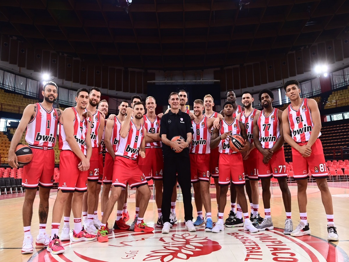 Παρακαλάει να έρθει στον Ολυμπιακό με… έκπτωση!
