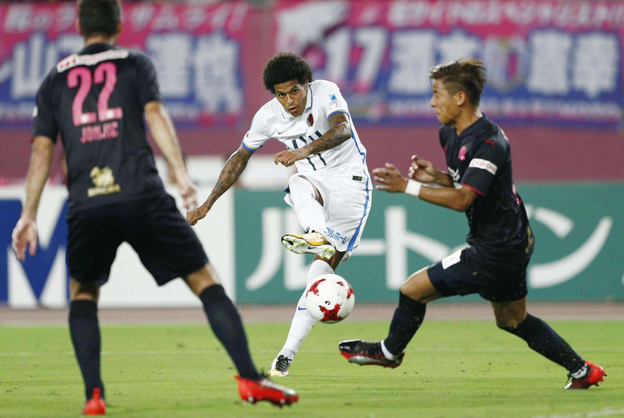 Με το βλέμμα στα υψηλά στρώματα