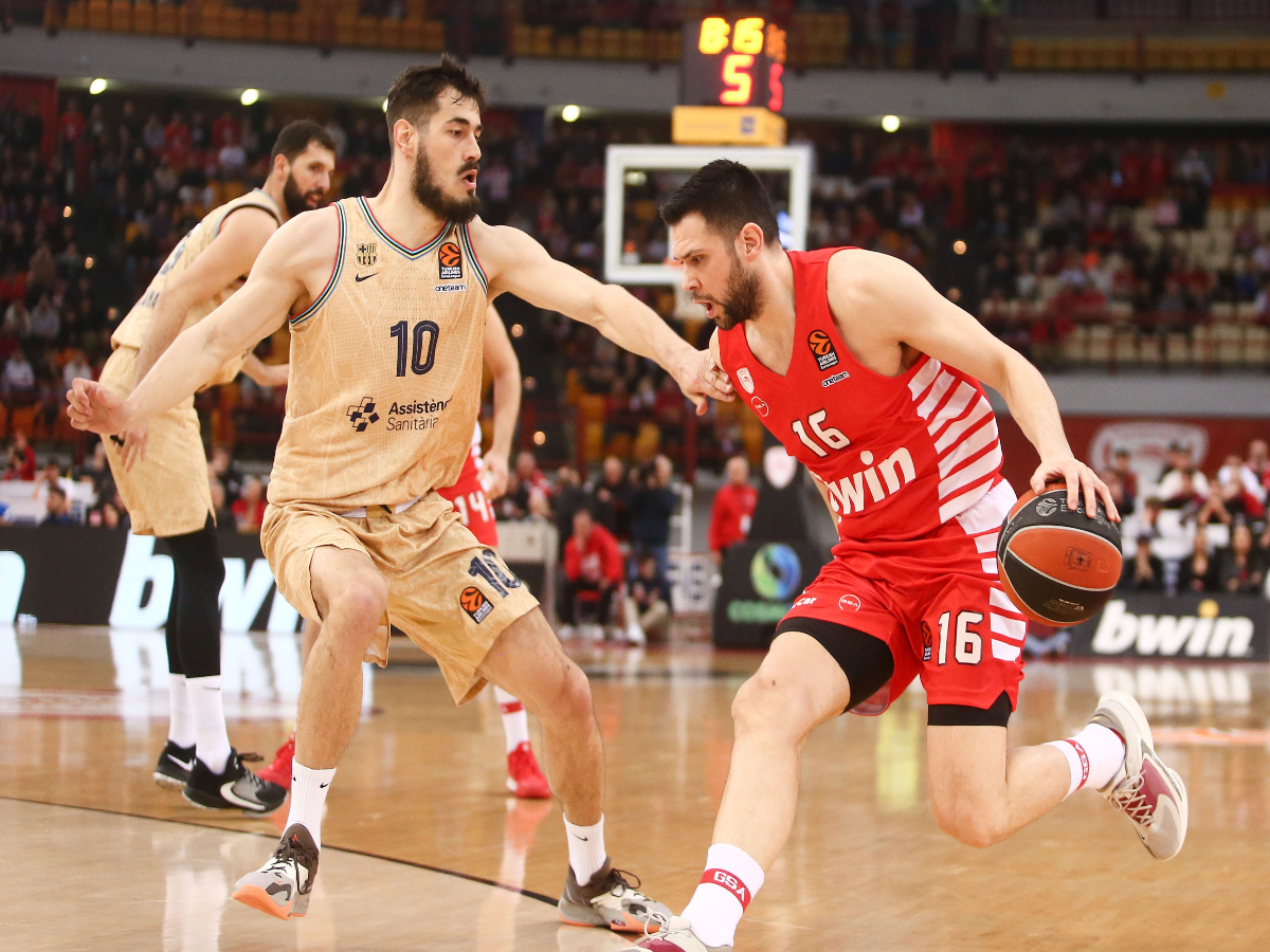 Novibet: Ολυμπιακός – Μπαρτσελόνα με ειδικά στοιχήματα και ενισχυμένες αποδόσεις