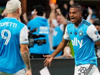 Ν.Υ. Ρεντ Μπουλς - Σάρλοτ