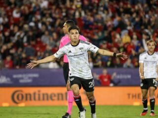 LA Γκάλαξι - Ντάλας