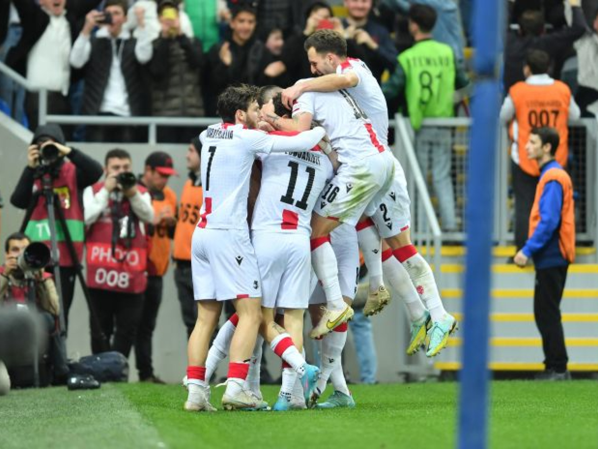 georgia-taylandi-121023