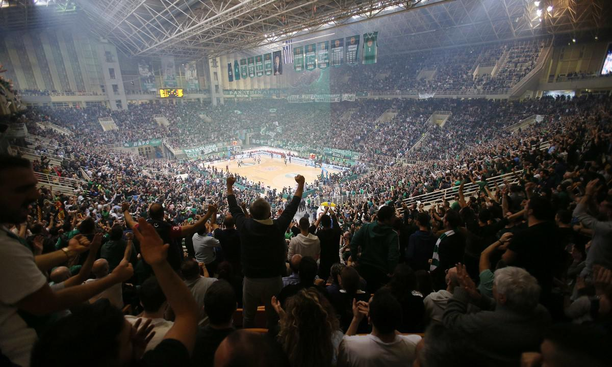 Απίστευτο! Φανέλα του Ολυμπιακού στο «πράσινο» ΟΑΚΑ! (photo)