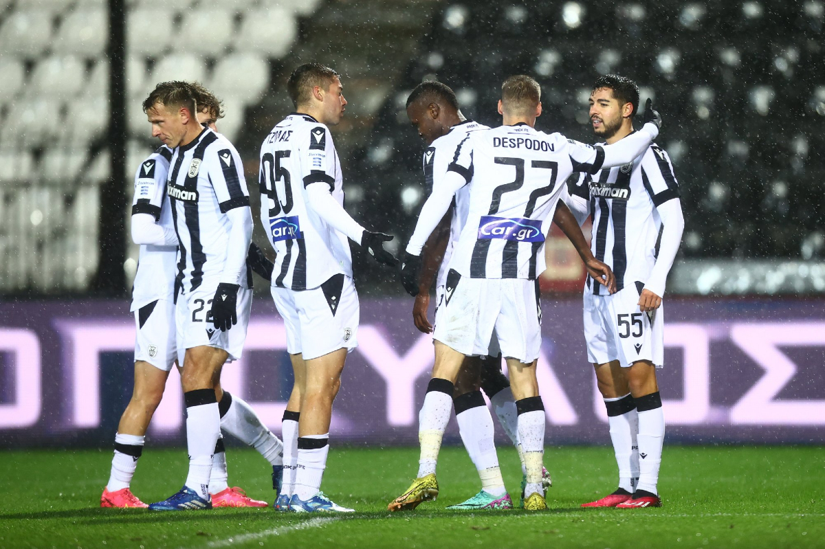 Επιβλητική η νίκη του ΠΑΟΚ απέναντι στον Πανσερραϊκό με 5-0. Πλέον έχει ξανά εντός έδρας ματς, αυτή τη φορά απέναντι στη Λαμία. Σύμφωνα με τις αποδόσεις, ο άσος βρίσκεται στο 1.24.