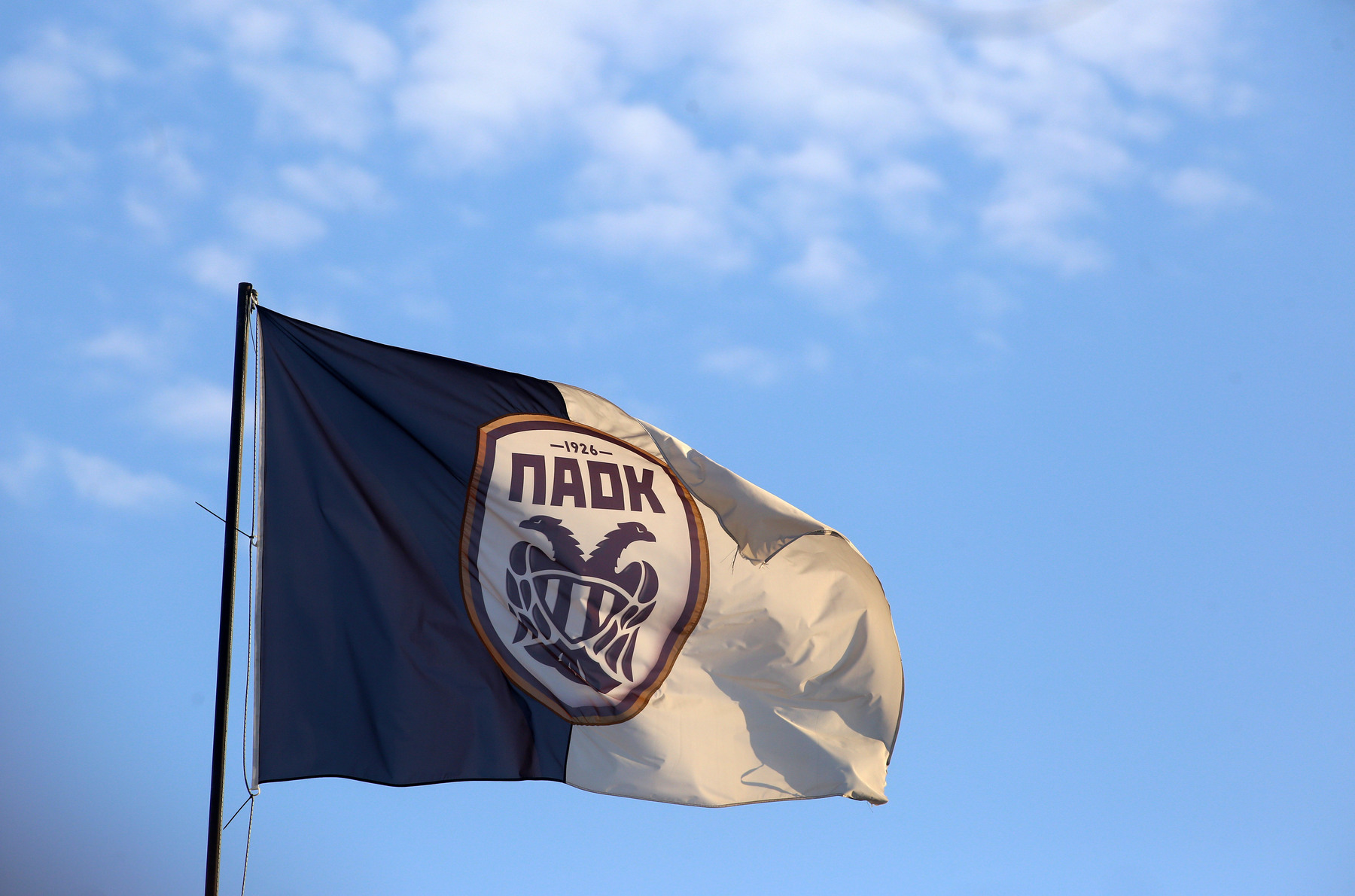 Ενθουσιασμός στην υποδοχή του μεσοεπιθετικού του ΠΑΟΚ