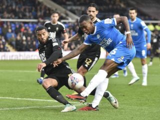 Σάλφορντ Σίτι - Πίτερμπρο