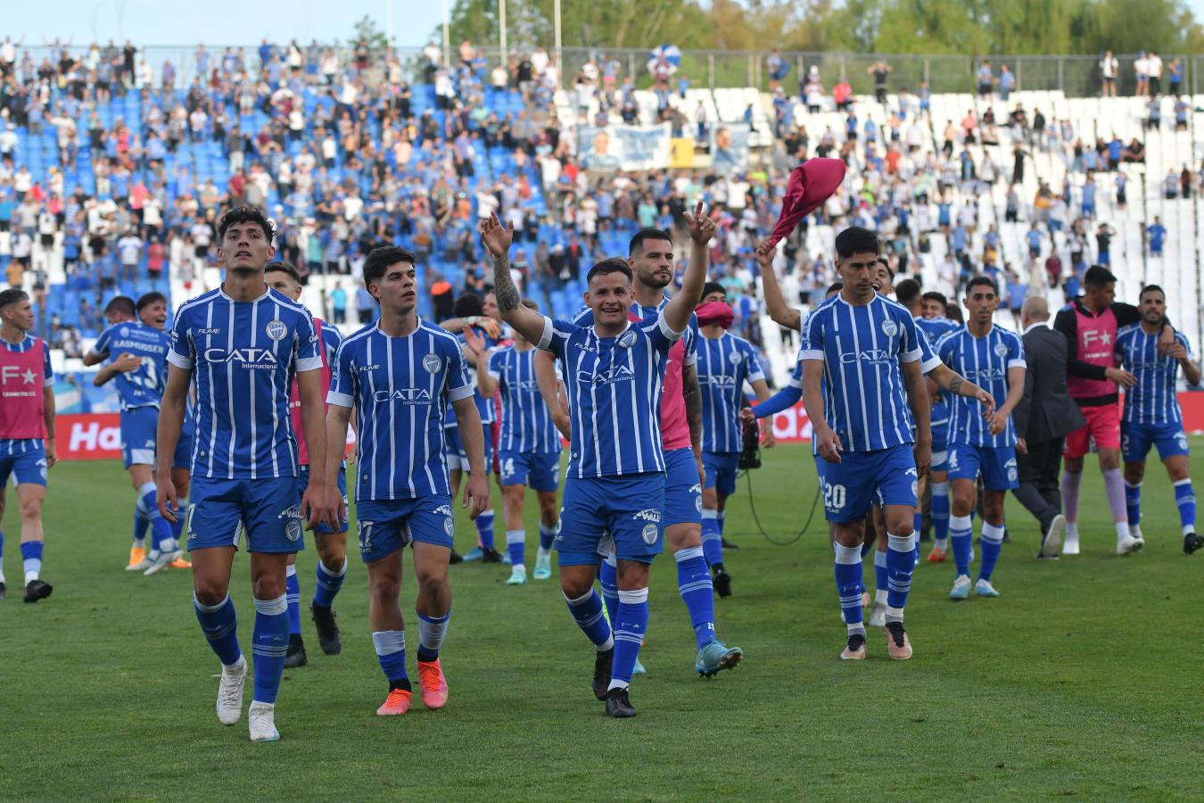 sarmiento-godoi-kroyz-141123