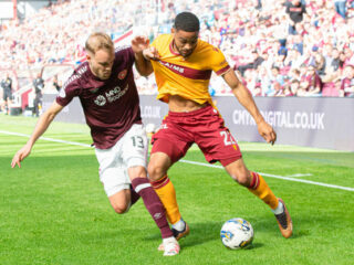 Μάδεργουελ - Χαρτς