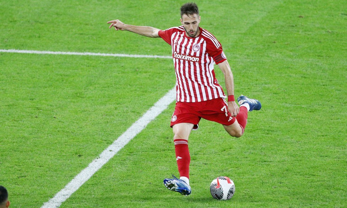 Ο Κώστας Φορτούνης σκοράρει με φοβερό αριστερό σουτ απέναντι στον Παναιτωλικό.